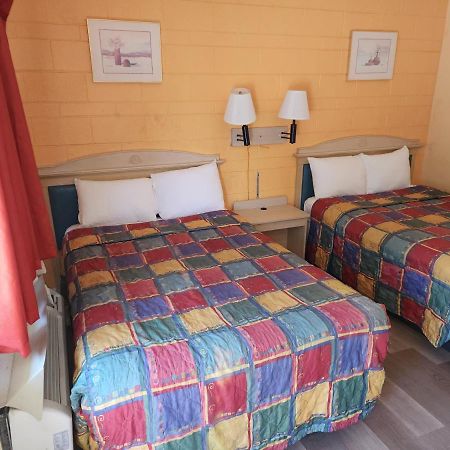 Town House Motel ランカスター エクステリア 写真