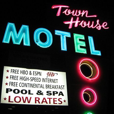Town House Motel ランカスター エクステリア 写真