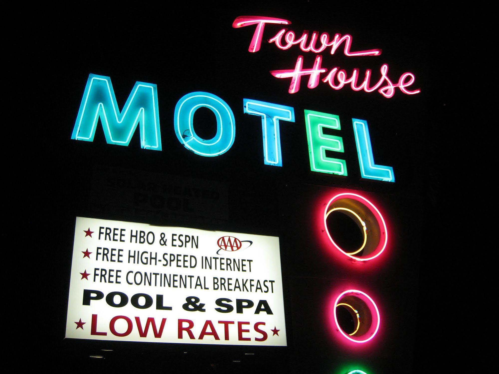 Town House Motel ランカスター エクステリア 写真